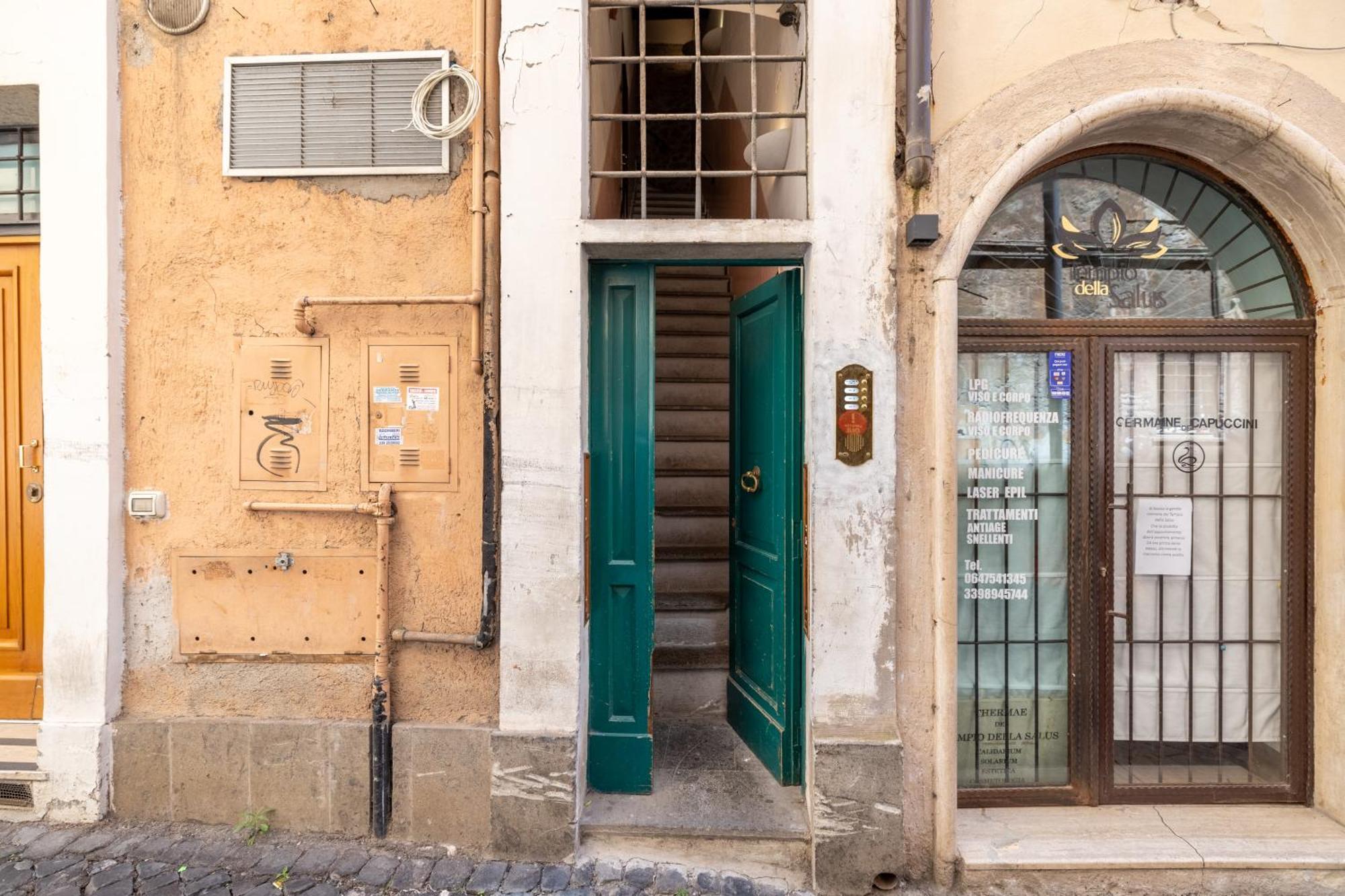 Suite Trevi - Charming Loft Near Trevi Fountain Rome Extérieur photo